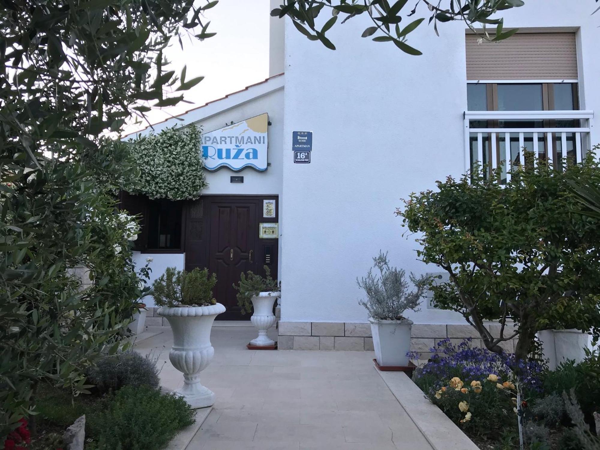 Apartments Ruza Kastela Exterior photo
