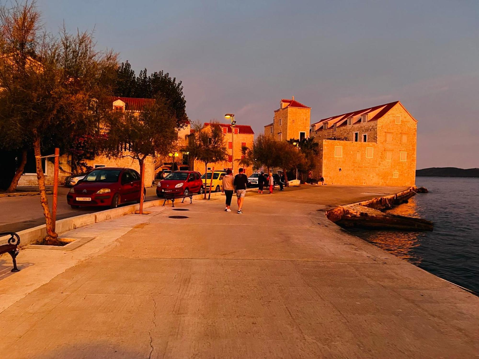 Apartments Ruza Kastela Exterior photo