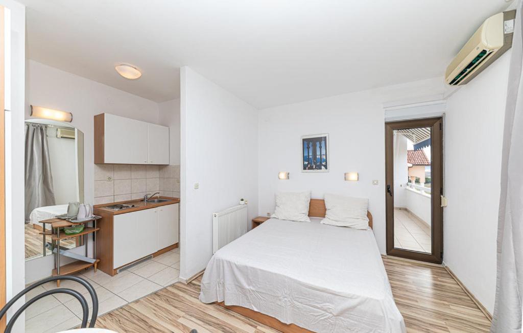 Apartments Ruza Kastela Exterior photo